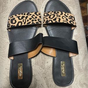🐮Cheetah print sandals🐮